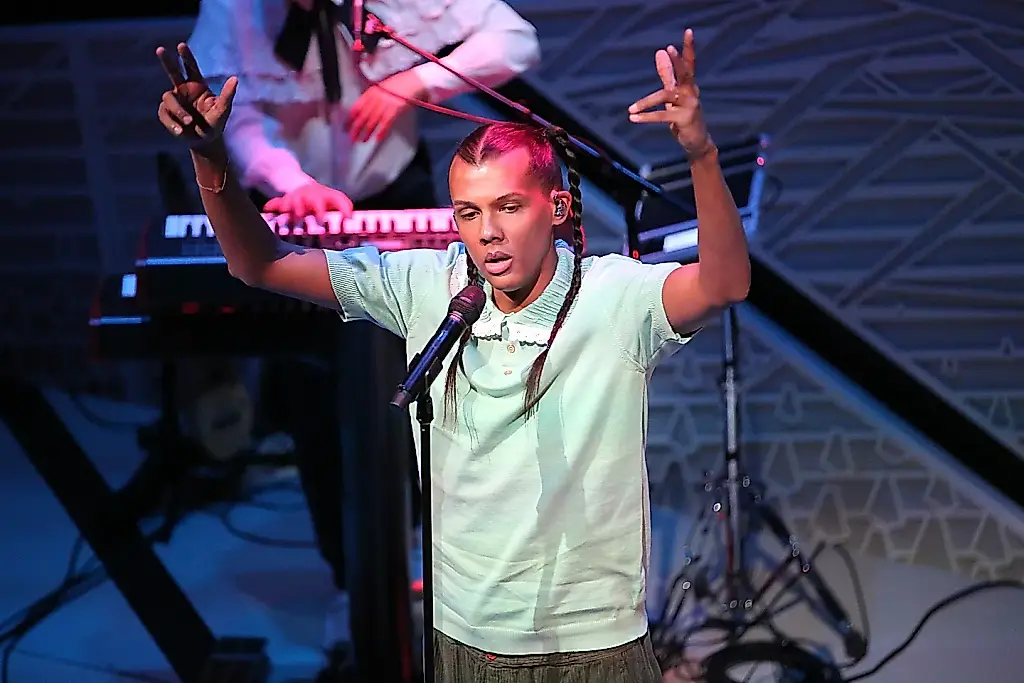 Temas virales, rumores y misterios: de qué habla ahora el mundo de la música