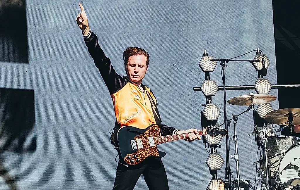 Franz Ferdinand contra Amyl & The Sniffers: batalla de versiones y sinceridad