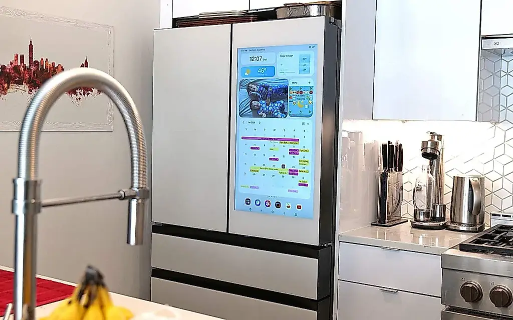 Samsung Bespoke: Холодильник с ИИ и экраном