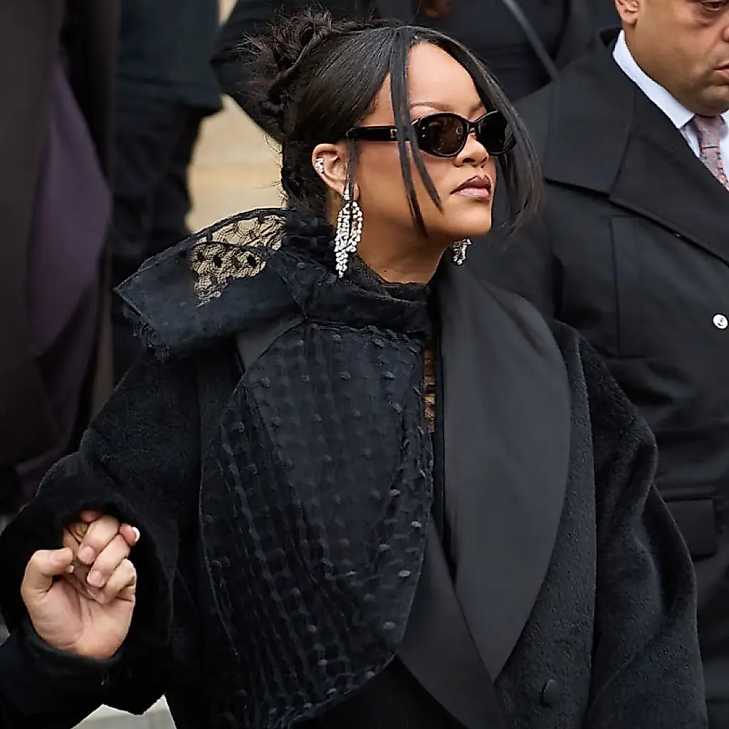 Rihanna aplaude el debut de Jonathan Anderson en la alta costura