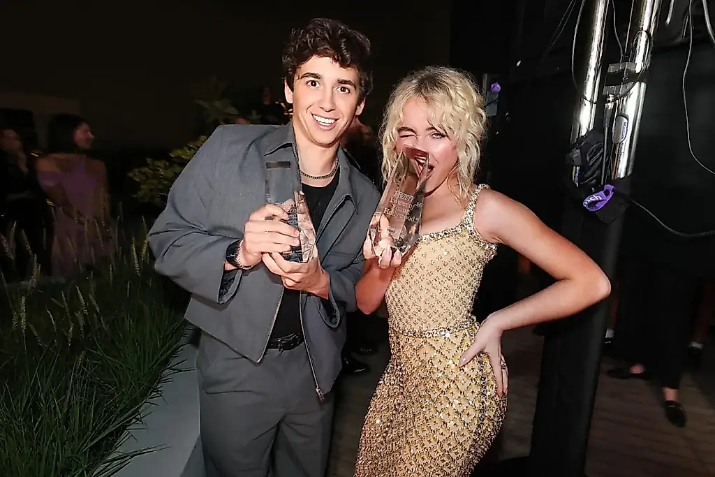 Marcello Hernández responde a los rumores de romance con Sabrina Carpenter