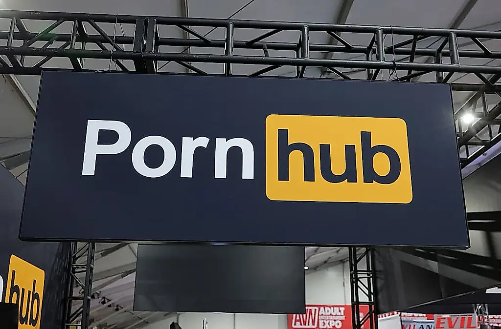 Pornhub ограничивает доступ в Великобритании: закон о безопасности толкает пользователей в подполье