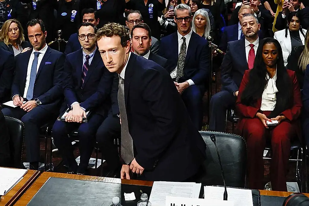 Zuckerberg y los chatbots prohibidos