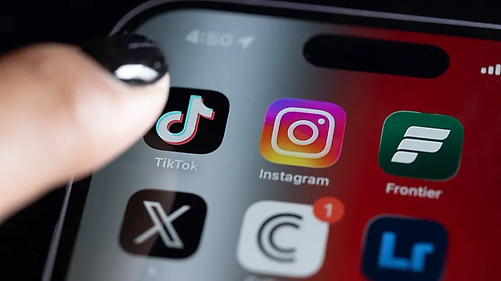 TikTok huye del campo de batalla: el jurado interroga a Meta y Google por la adicción de los adolescentes a las redes