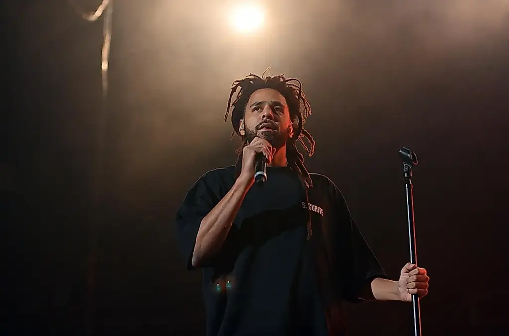 J. Cole vuelve con un mixtape