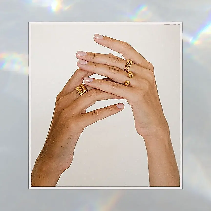 Uñas de cristal: brillo sin complejos