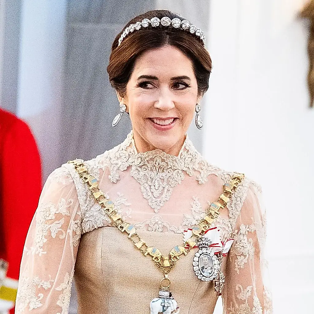 La reina Mary vuelve a casa