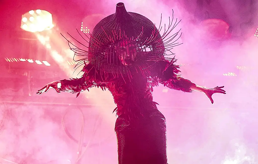 Gaga, truenos y «MAYHEM»