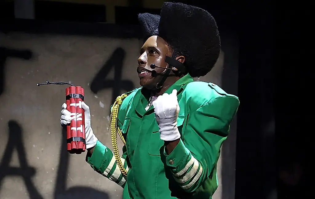 Tyler hizo estallar los Grammy
