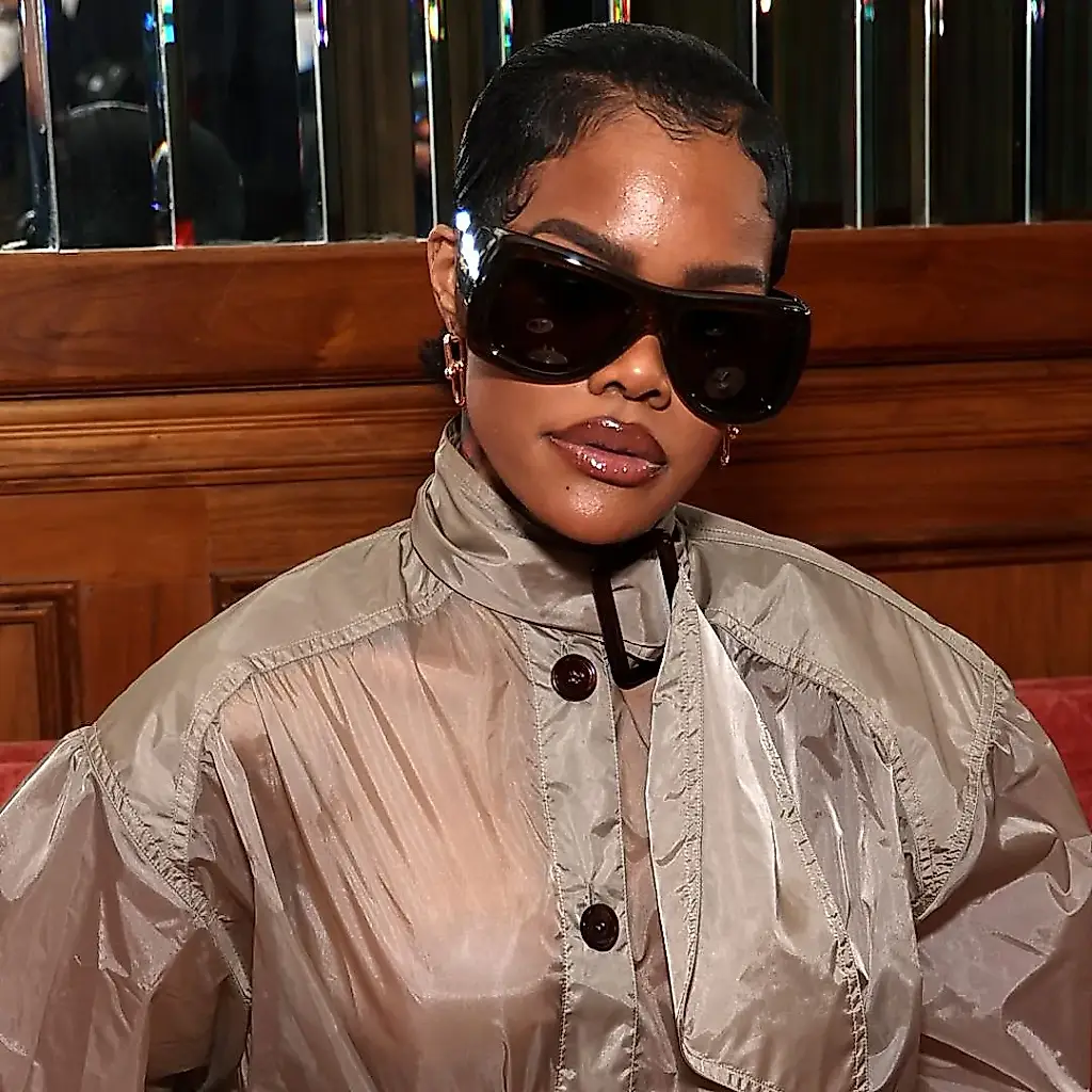 Teyana vuelve a cambiarse de ropa