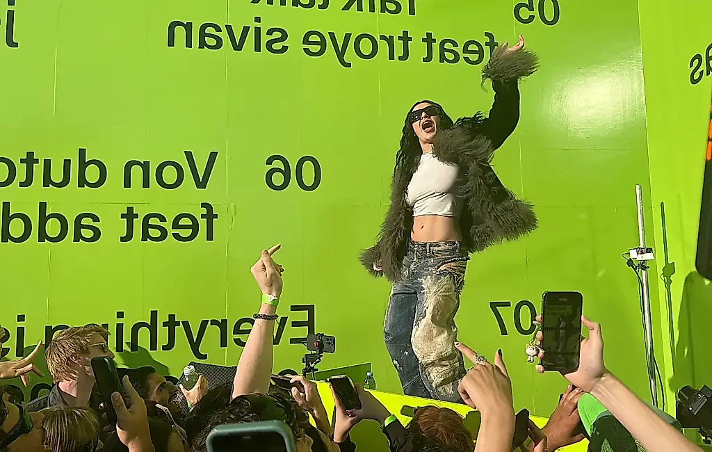 Charli XCX y el precio de la fama