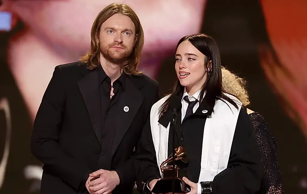 Finneas defiende a Billie Eilish