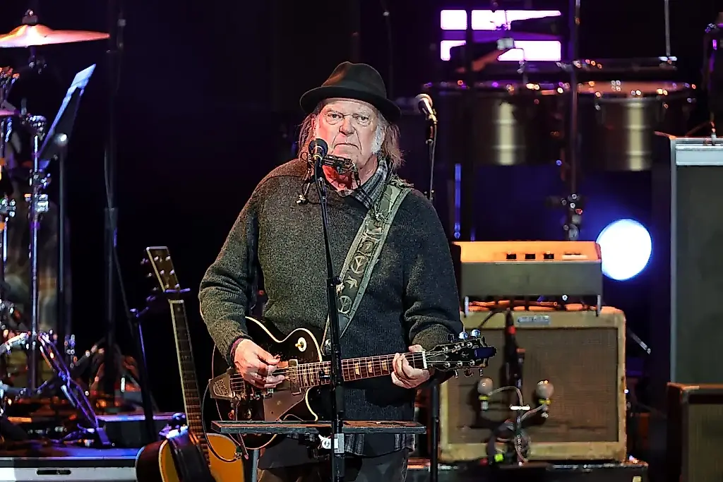 Neil Young cancela su gira de 2026