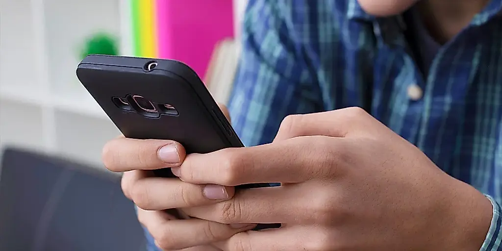 Adolescentes y redes sociales: cuatro caras de la vida en línea