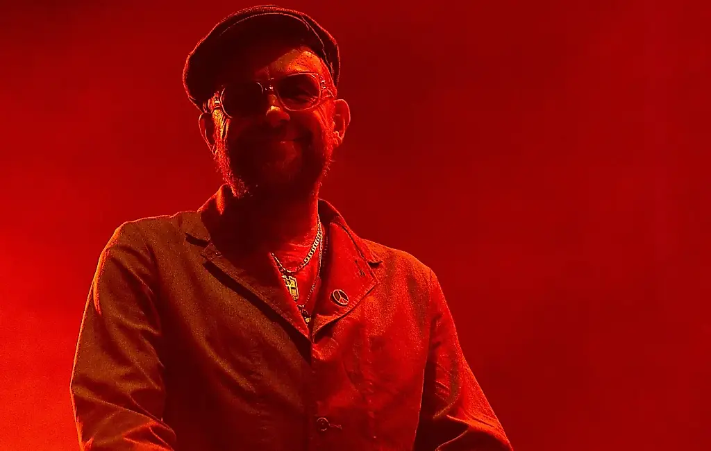 Alb​arn y Gorillaz saltan al escenario de SNL