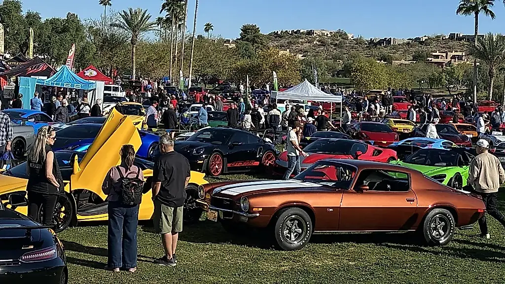 Medio millardo de dólares sobre ruedas: así se reúnen en Arizona los coches más caros del mundo