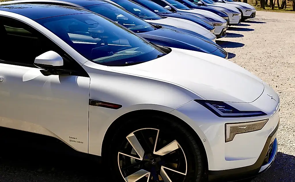 Polestar бросает вызов кризису электромобилей: 4 новые модели за 3 года