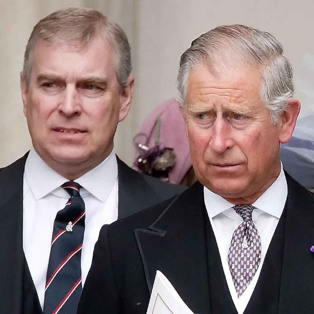 El rey respalda la investigación contra Andrew