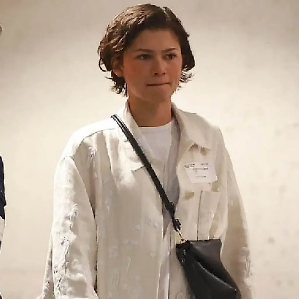 El estilo primaveral de Zendaya y su misterioso anillo