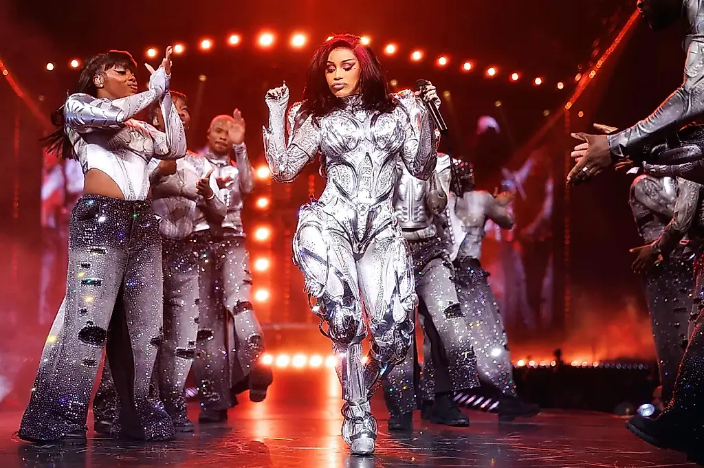 Cardi B le da la vuelta a un éxito
