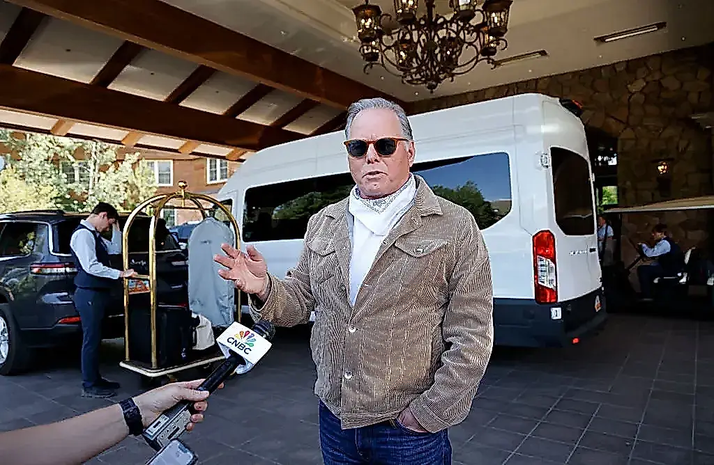 Paramount vuelve a tirar de Warner