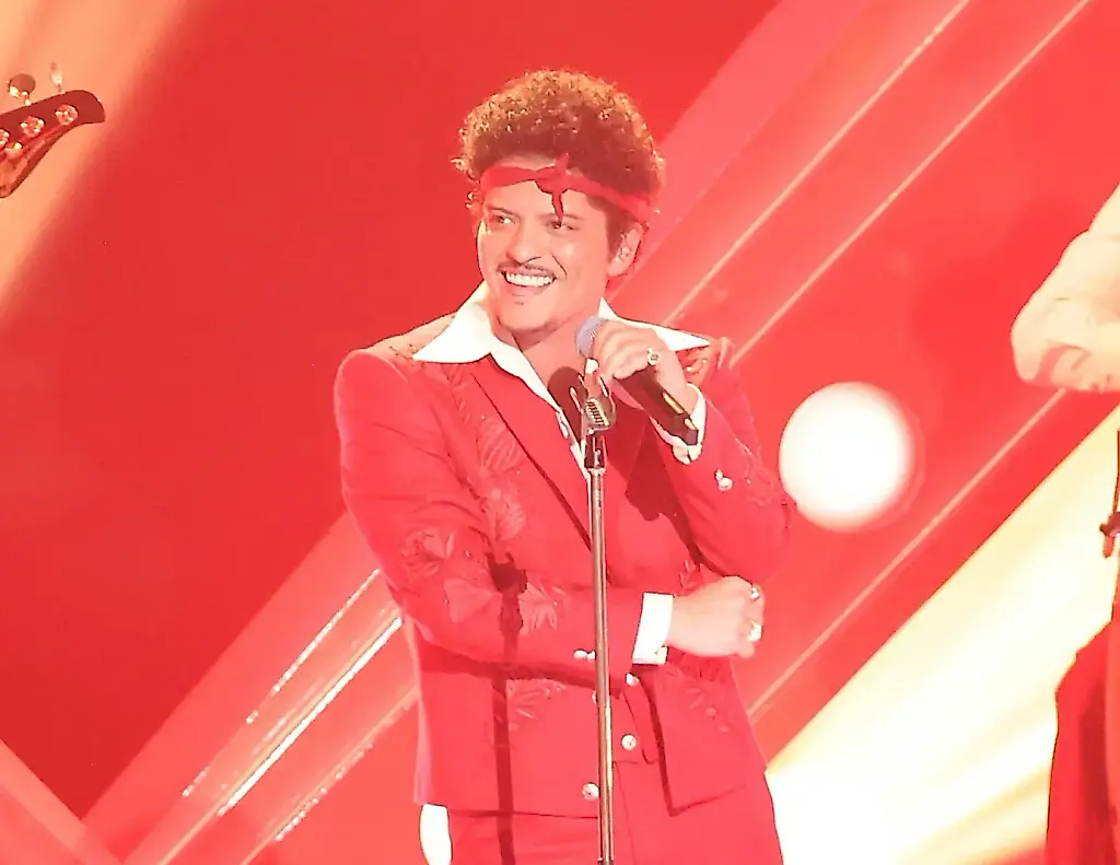 Bruno Mars regresa con un álbum
