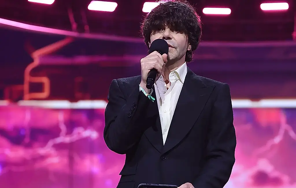 Tim Burgess recuerda a Mani en los BRITs 2026
