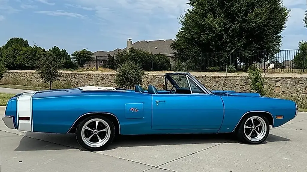 Una rara avis de los años setenta: Dodge Coronet R/T Convertible