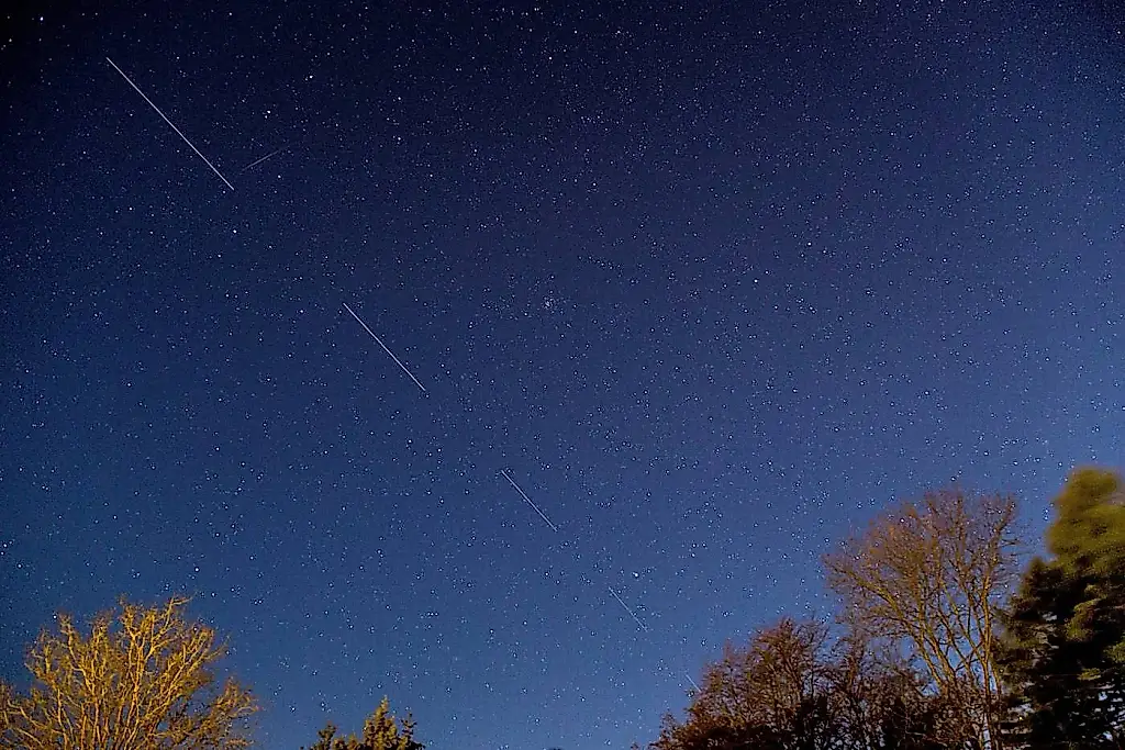 Starlink снижает орбиты спутников против космического мусора