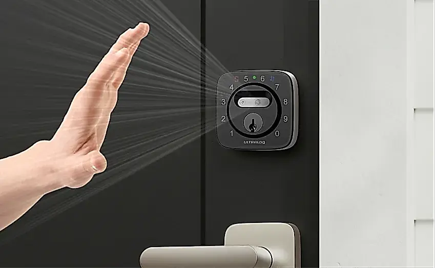 Dos sensores biométricos: la nueva cerradura Ultraloq Bolt Sense abre con la cara y las venas de la palma