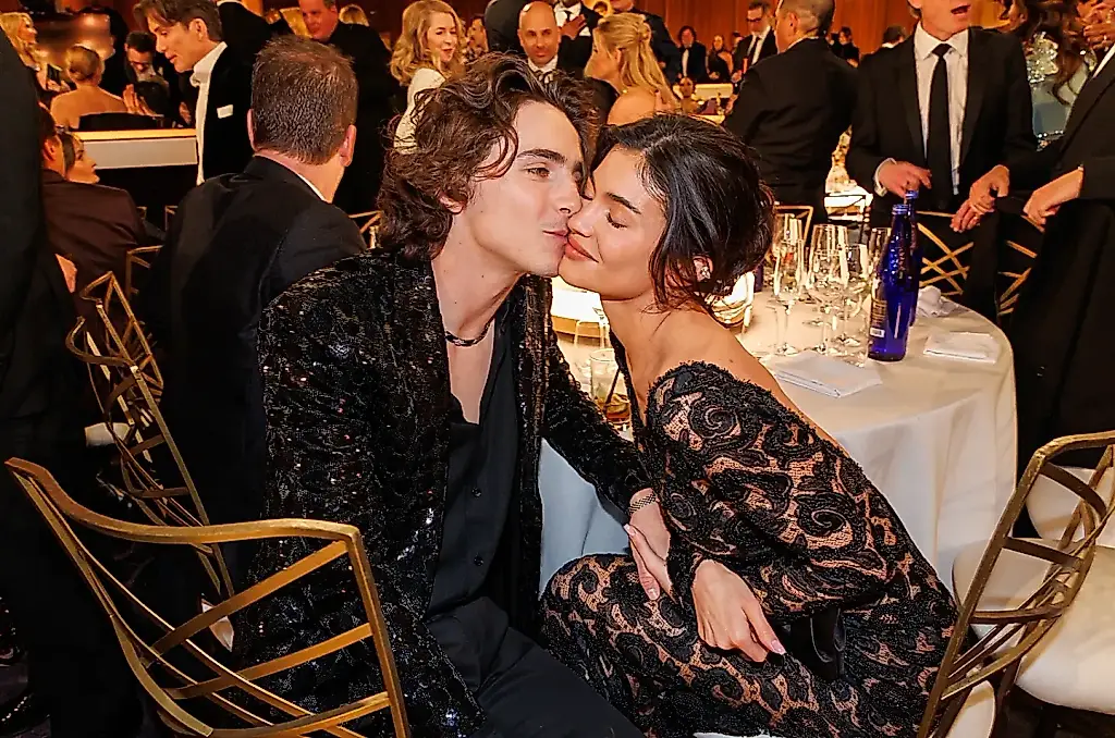 Chalamet declara su amor en el escenario de los Critics Choice Awards