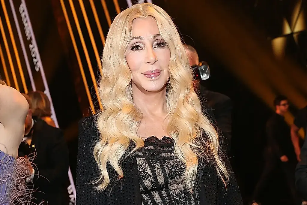 Cher cree que Kristen Bell se merece algo mejor que Dax Shepard