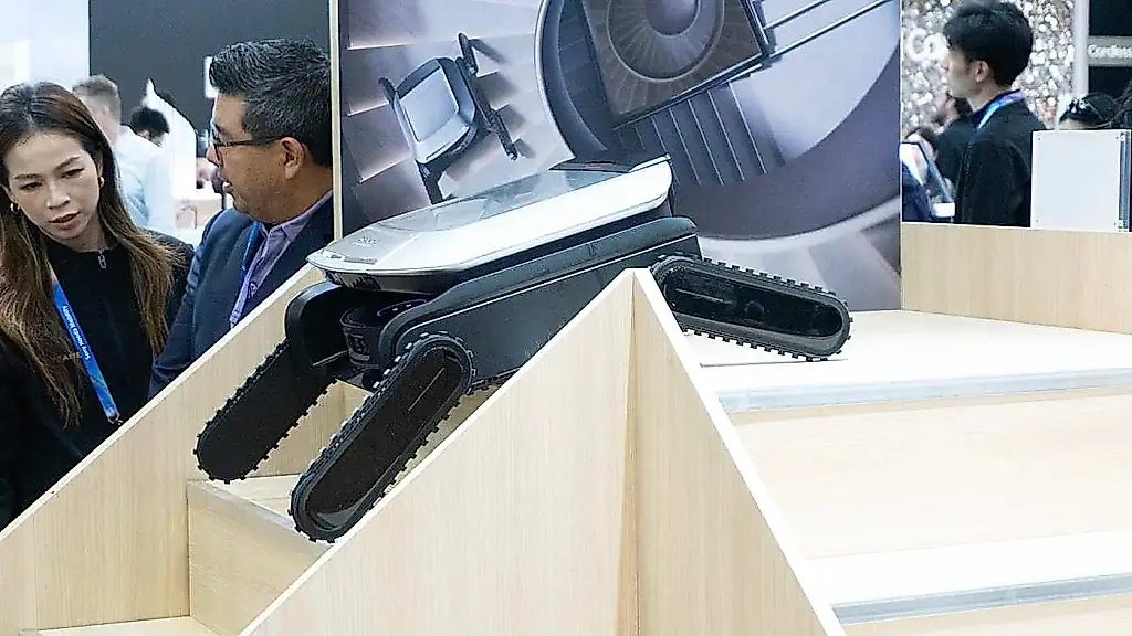 El robot escalonado de Dreame, un limpiador con «piernas»