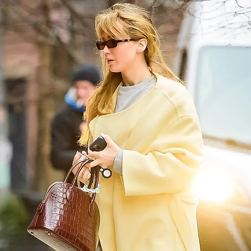 Lujo acogedor: Jennifer Lawrence devuelve la moda de las UGG y los leggings