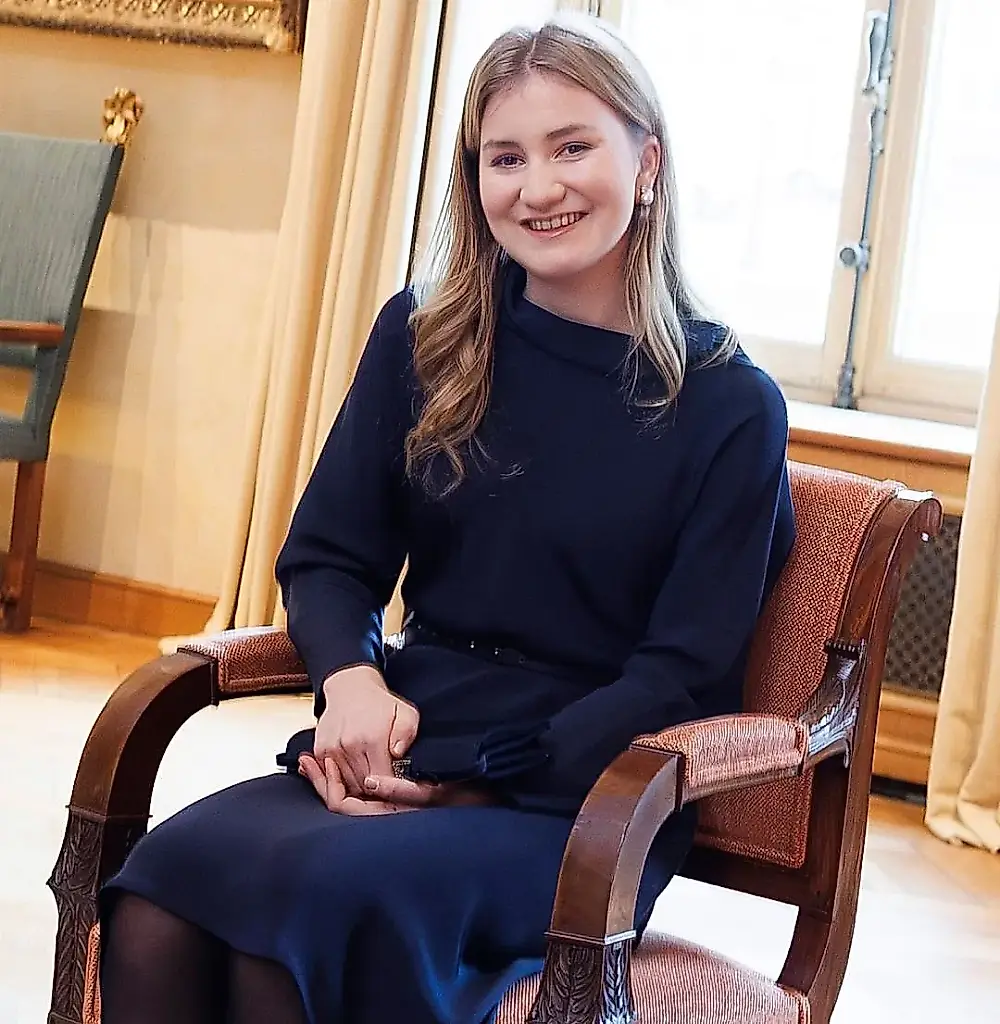 La futura reina de Bélgica se examina en Harvard y en palacio