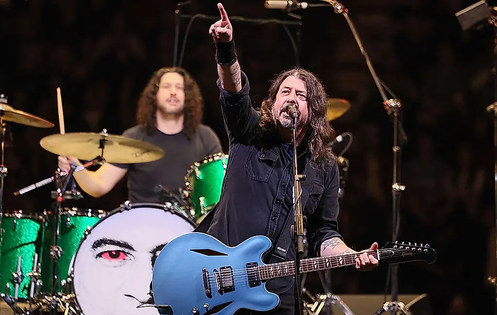 Foo Fighters закатили благотворительный концерт на день рождения Дэйва Грола
