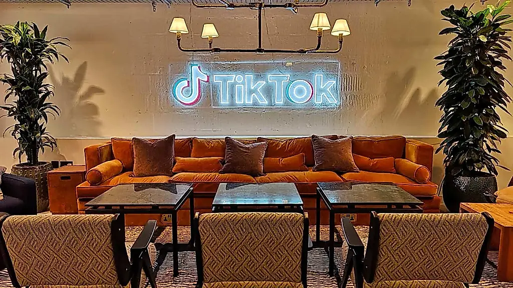 TikTok contra los moderadores despedidos: el escándalo sindical