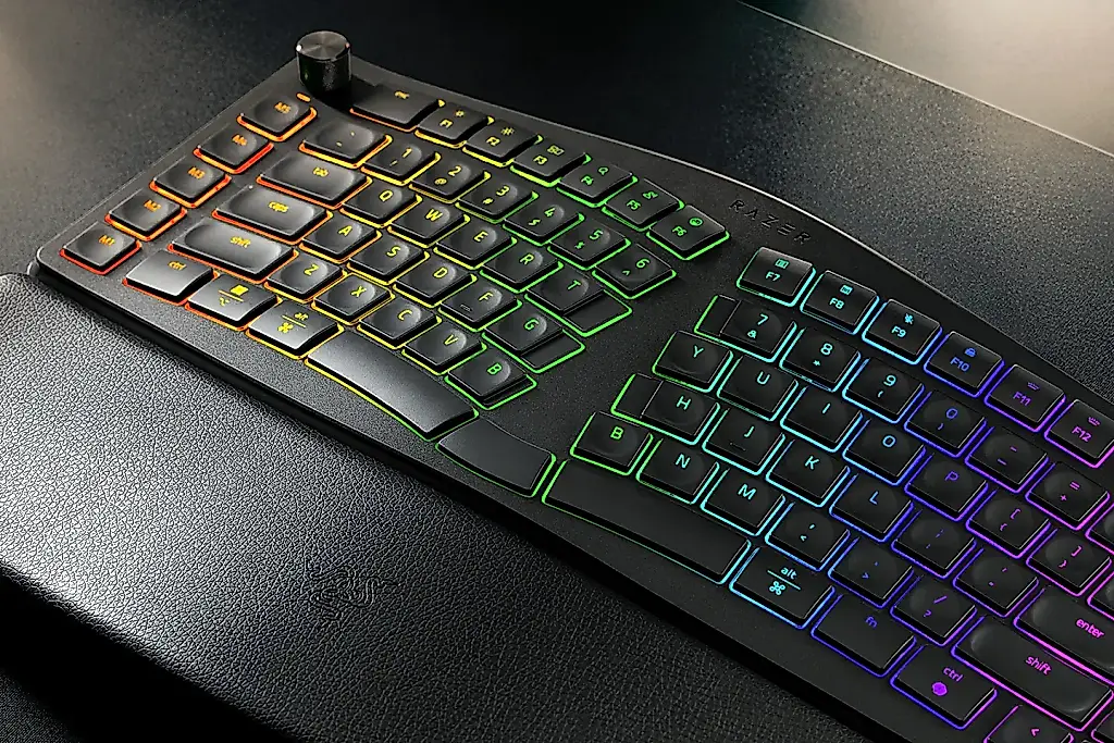 El primer teclado split de Razer