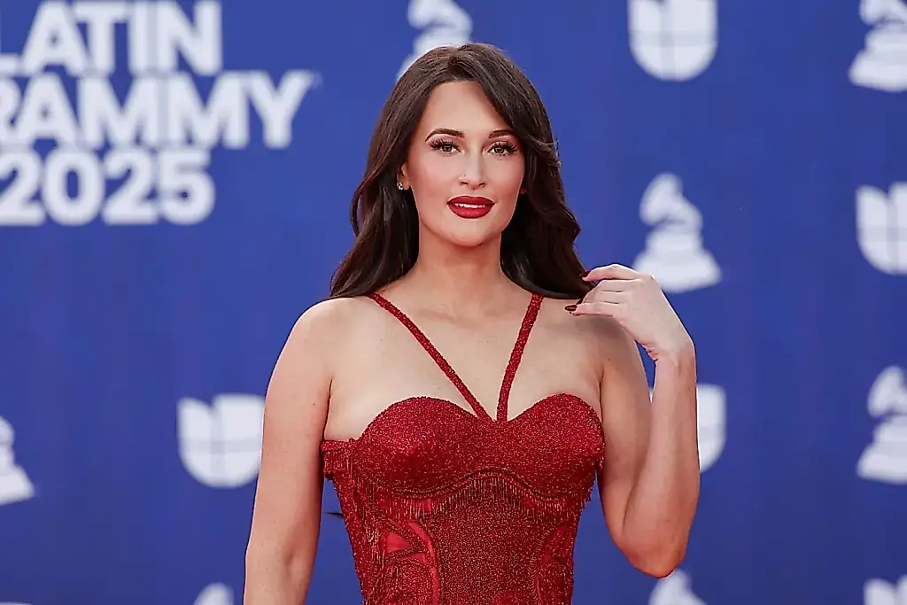 Kacey sube al escenario de los ACM Awards