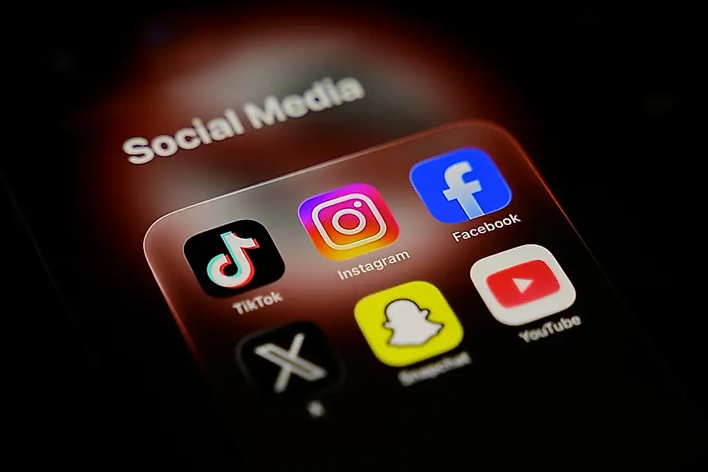 Grecia prohíbe las redes sociales a los menores de 15 años