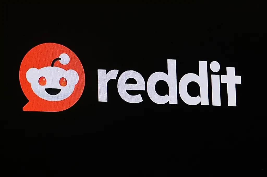 Gran jurado contra Reddit: ICE exige que se identifique a un crítico