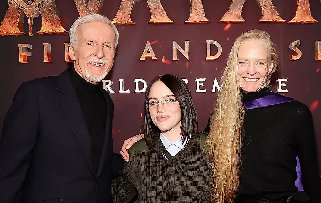 Billie Eilish y cachorros en un concierto en 3D
