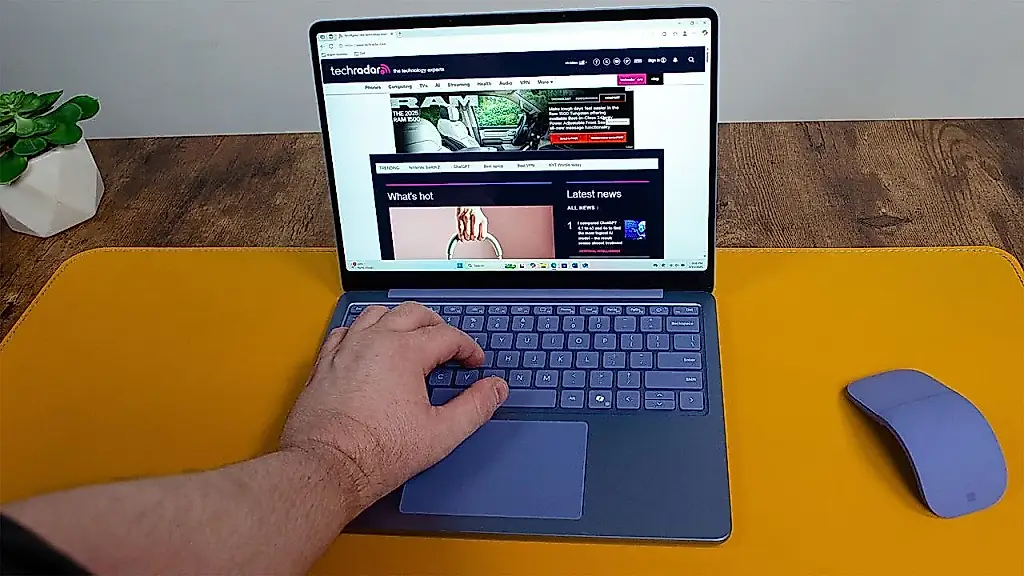 Скучные Surface от Microsoft