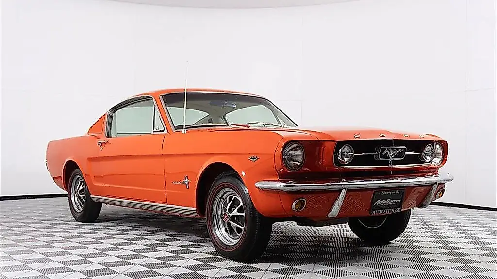 Ford Mustang Fastback de 1965: una leyenda con carácter