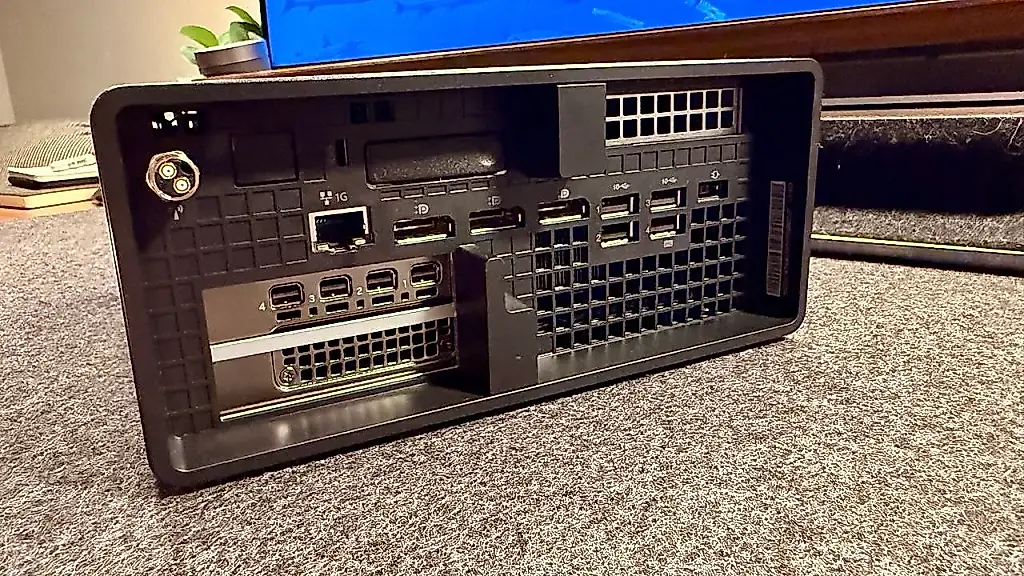 Lenovo ThinkStation P3 Ultra SFF Gen 2: una miniestación de trabajo de esas que te dejan boquiabierto