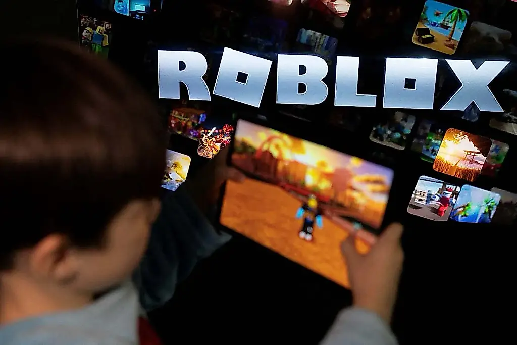 Roblox y los rastrillos de neón