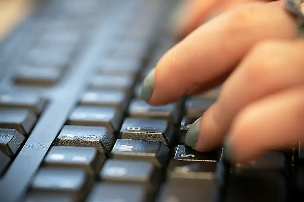 Meta registra los clics de sus empleados