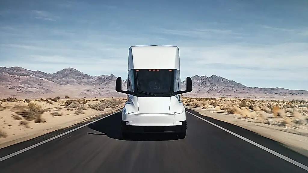 Tesla por fin ha parido: el primer Semi ha salido de la cadena de montaje