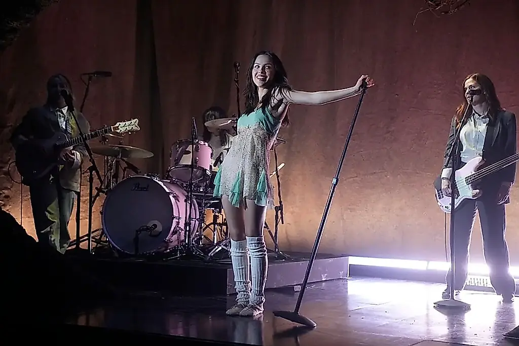 Olivia Rodrigo debuta en SNL con nuevos temas