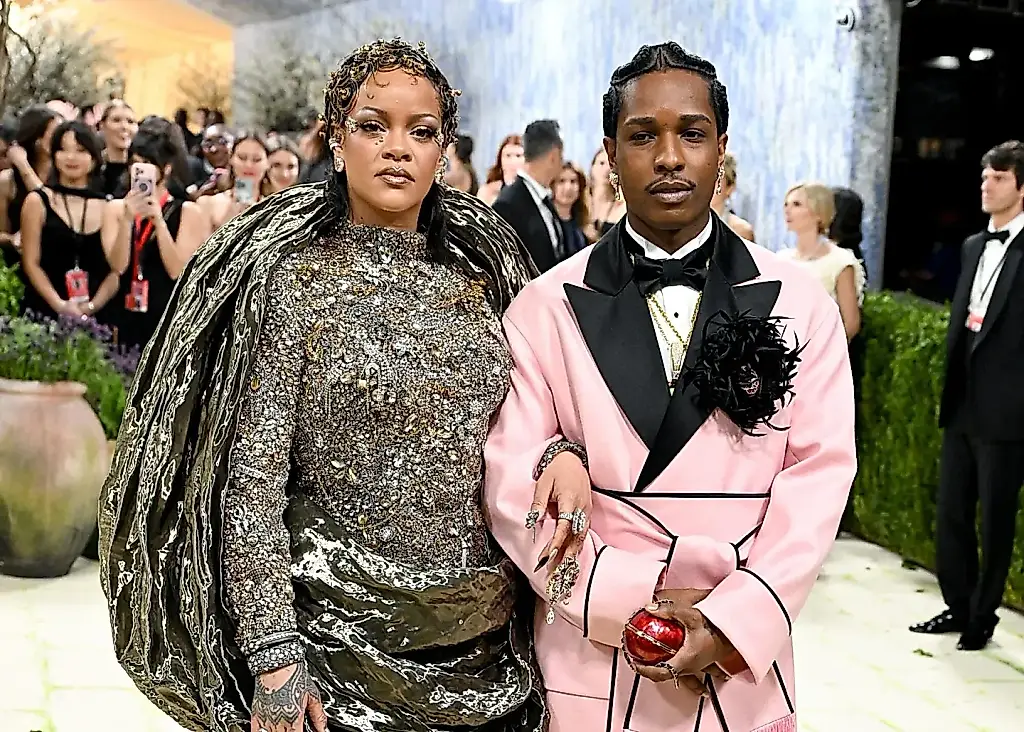A$AP Rocky y Rihanna en el Met Gala: «Brilla como un diamante»